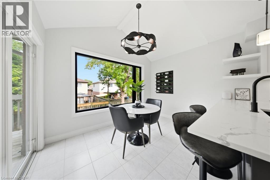 19 BOULDER Crescent - Image 9