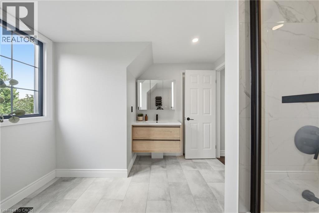 19 BOULDER Crescent - Image 29