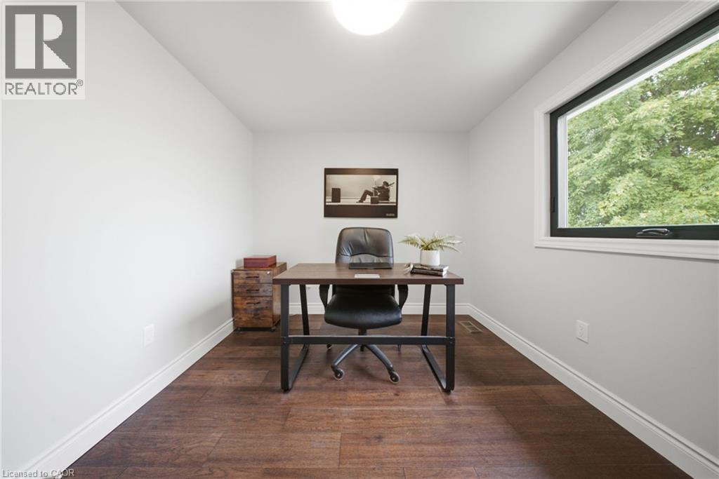 19 BOULDER Crescent - Image 25