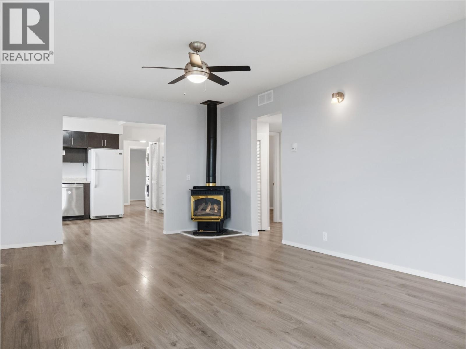 9721 2 Street - 15