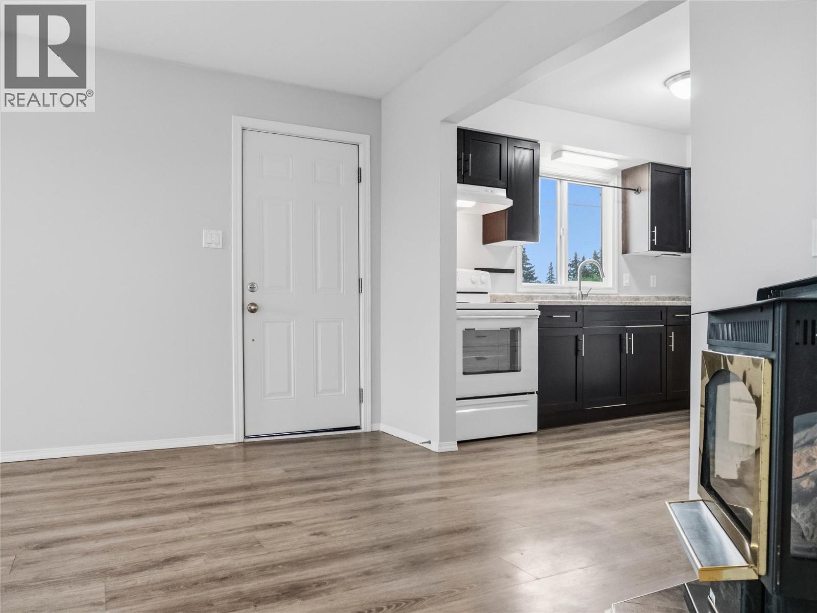 9721 2 Street - 16