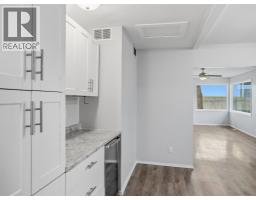Kitchen - 9721 2 Street, Dawson Creek, BC V1G3K8 Photo 7