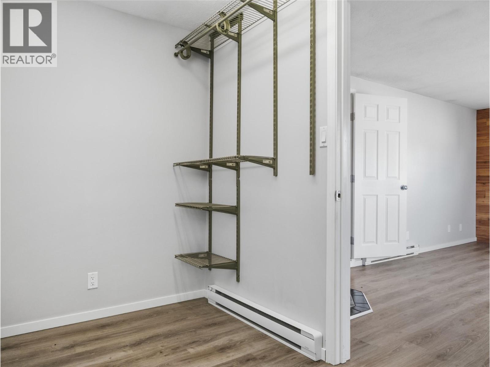 9721 2 Street - 22