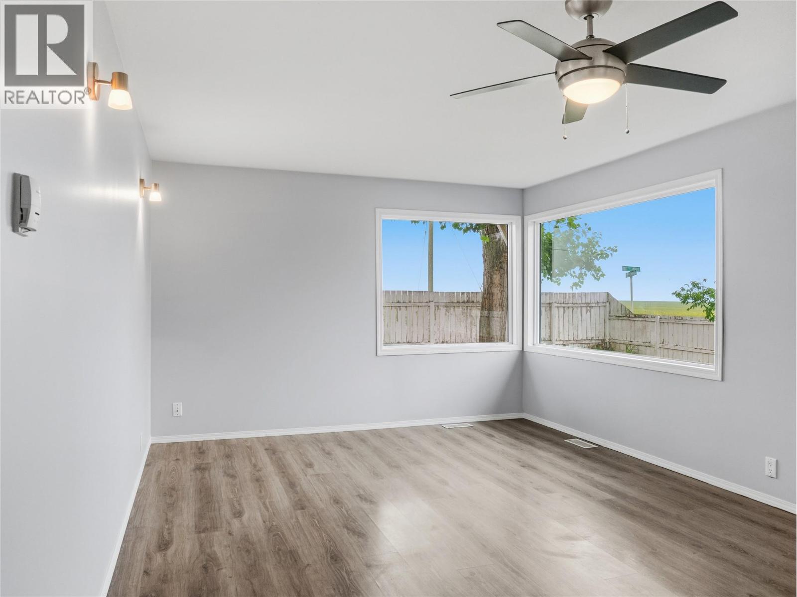 9721 2 Street - 13