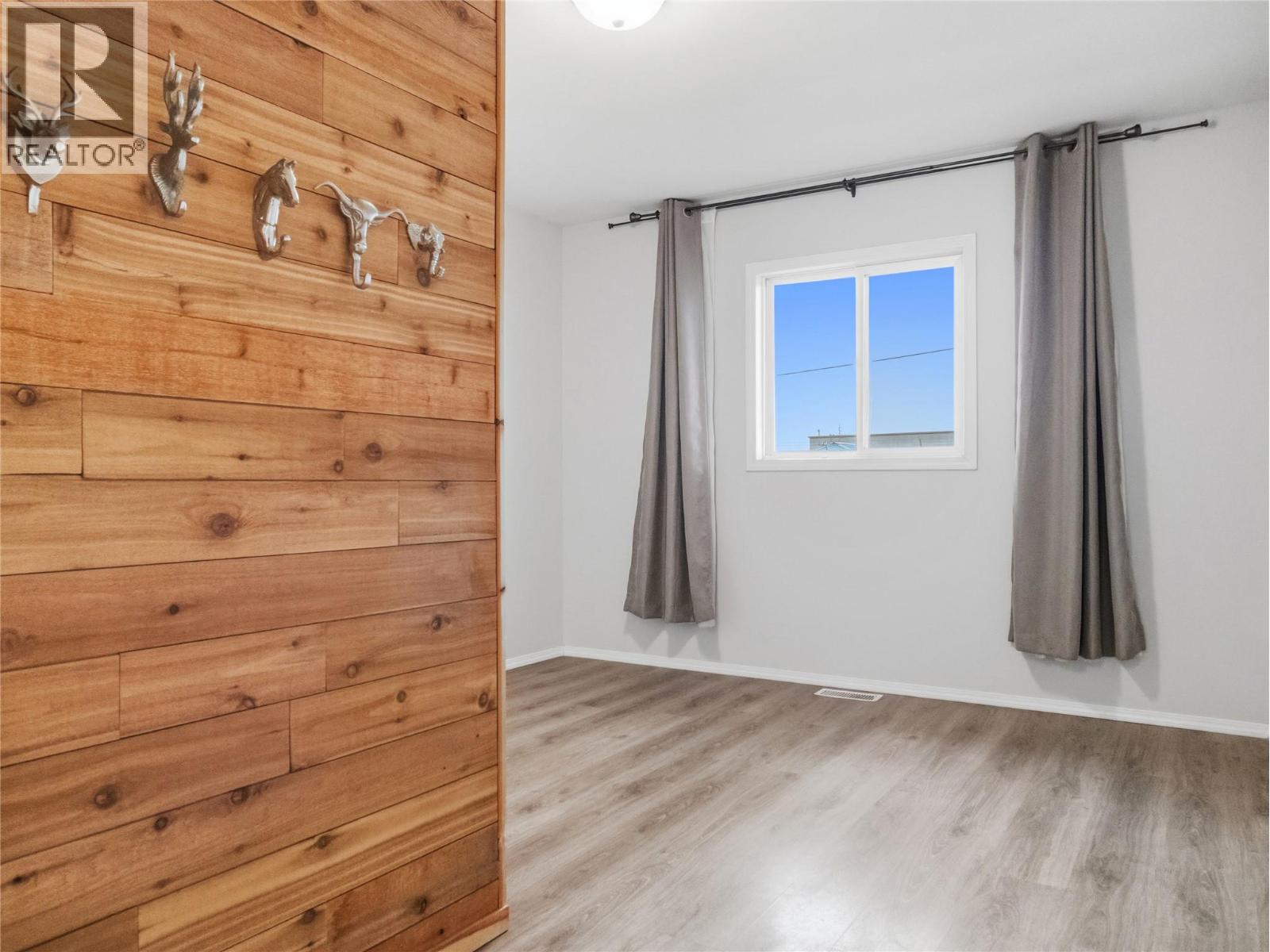 9721 2 Street - Image 23
