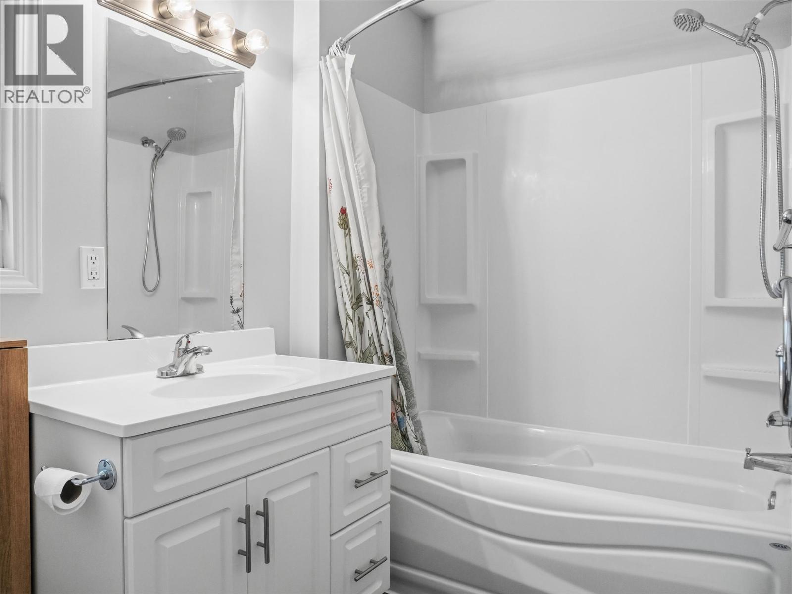 9721 2 Street - Image 28