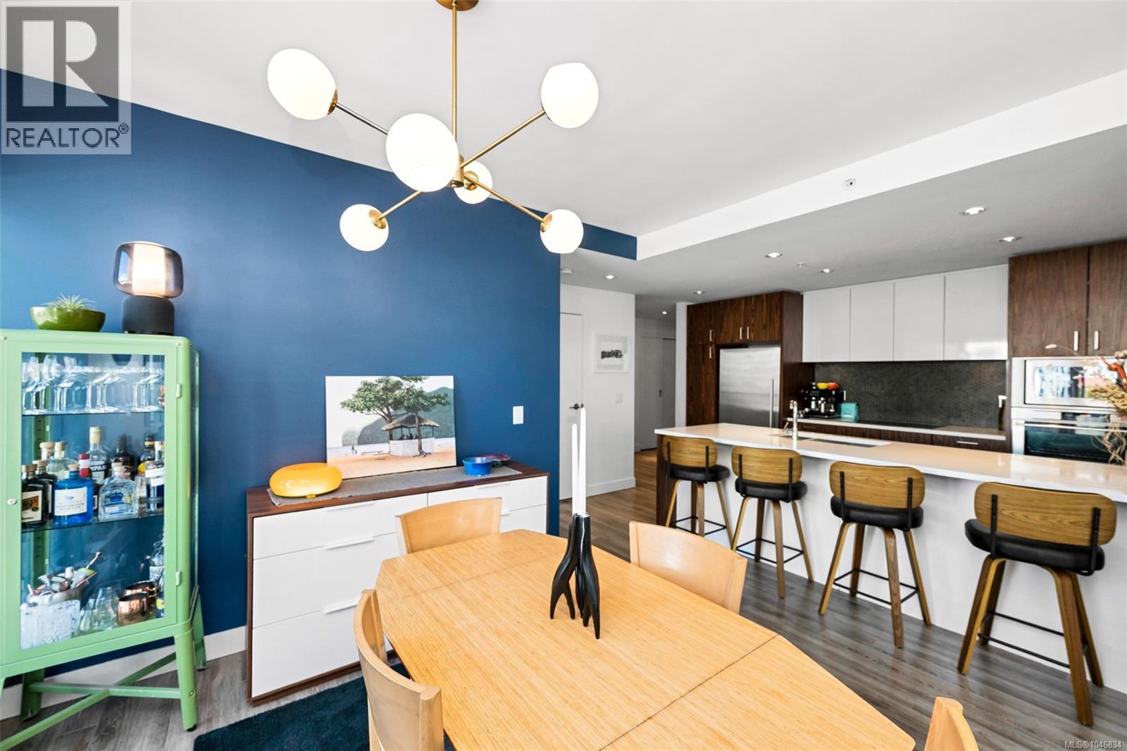#402 838 Broughton St - 11