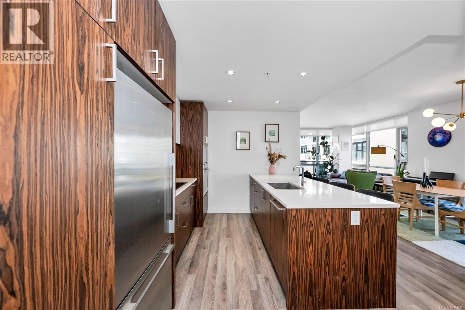 402 838 Broughton Street, Victoria