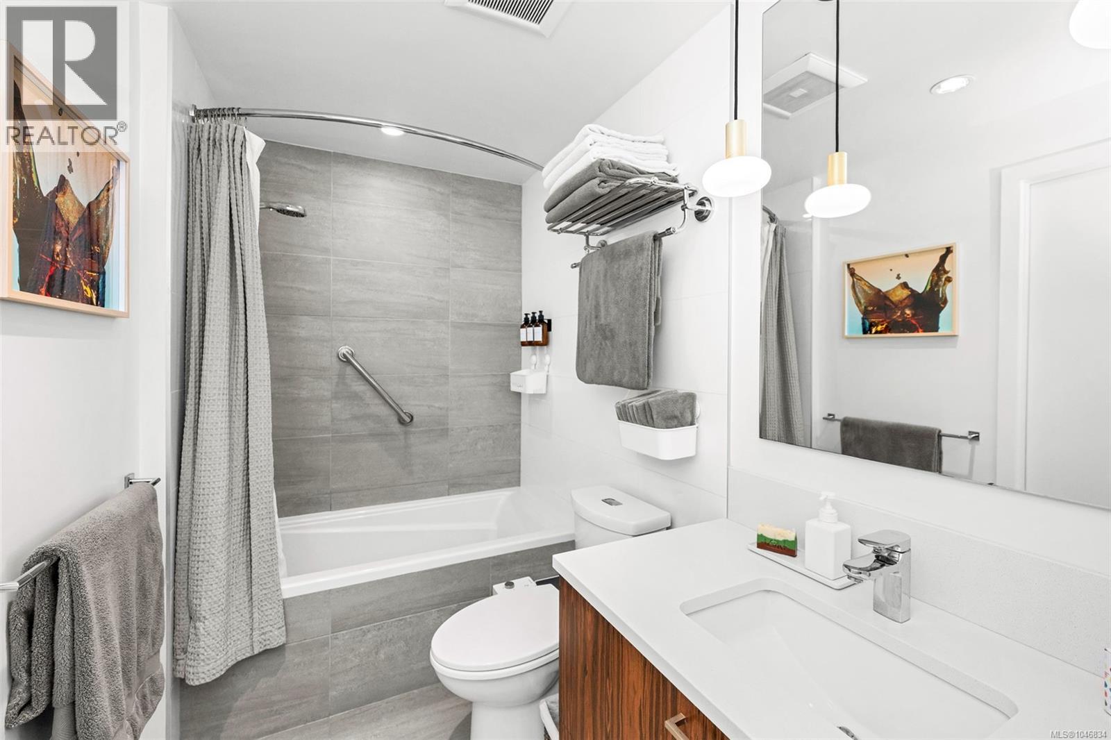 402 838 Broughton Street, Victoria