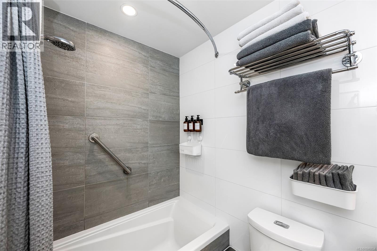 #402 838 Broughton St - 24
