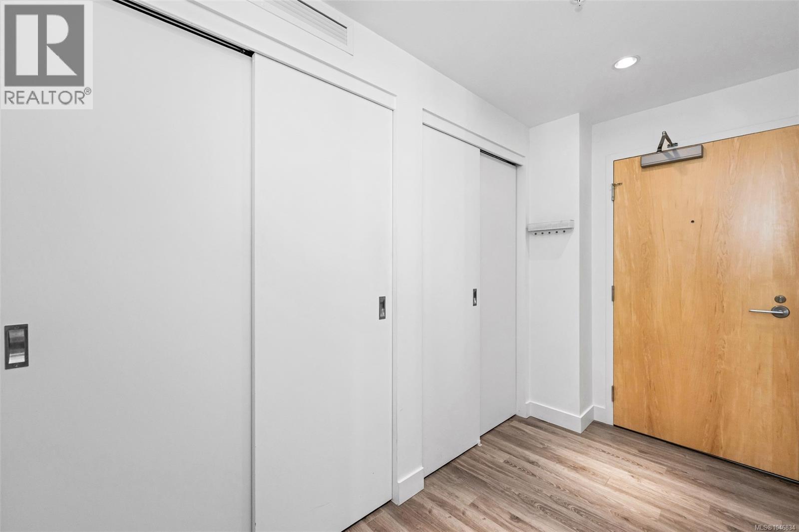 #402 838 Broughton St - 26