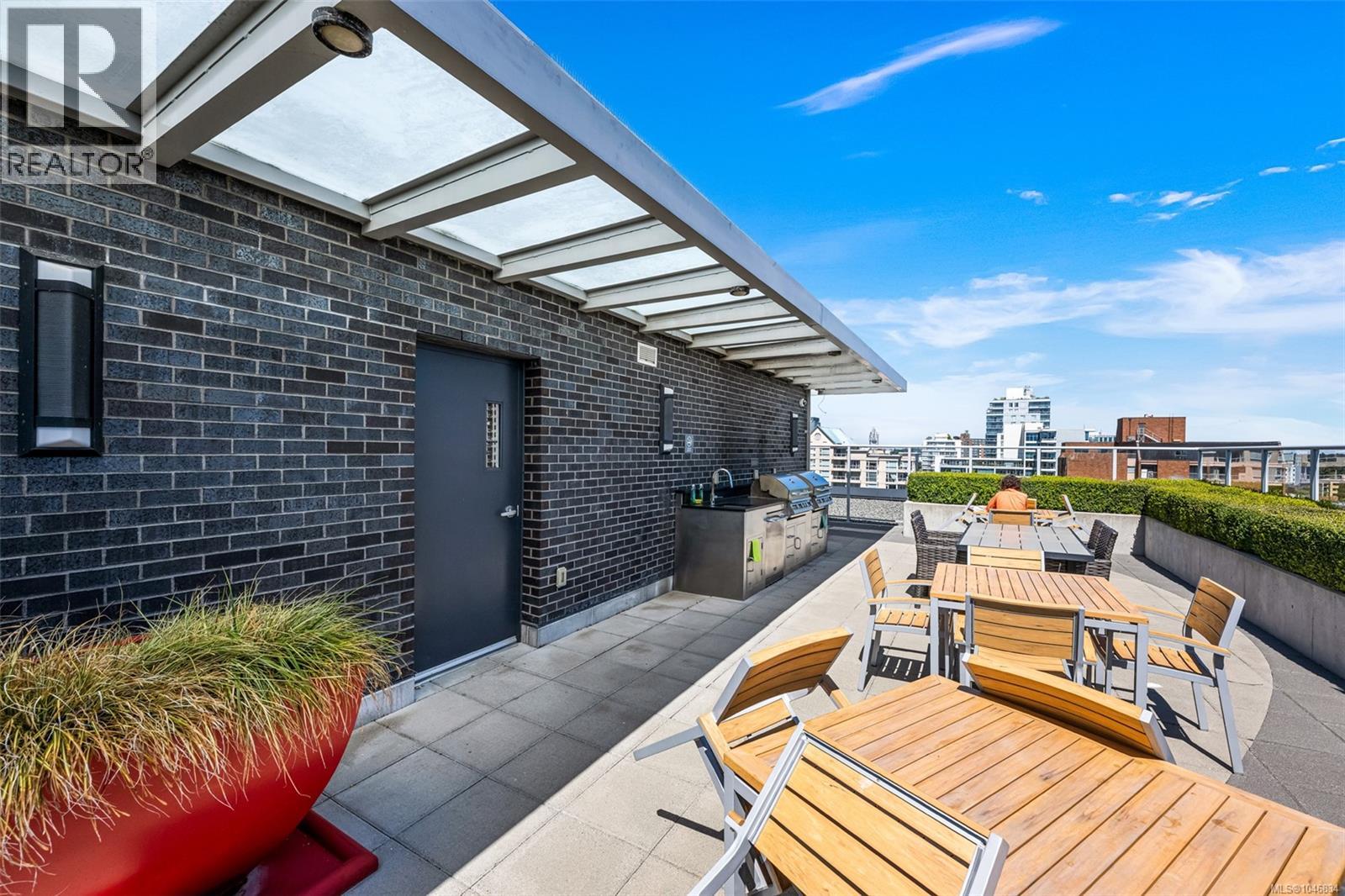 402 838 Broughton Street, Victoria
