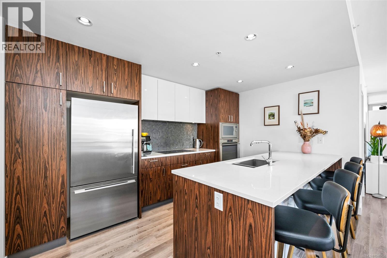 402 838 Broughton Street, Victoria