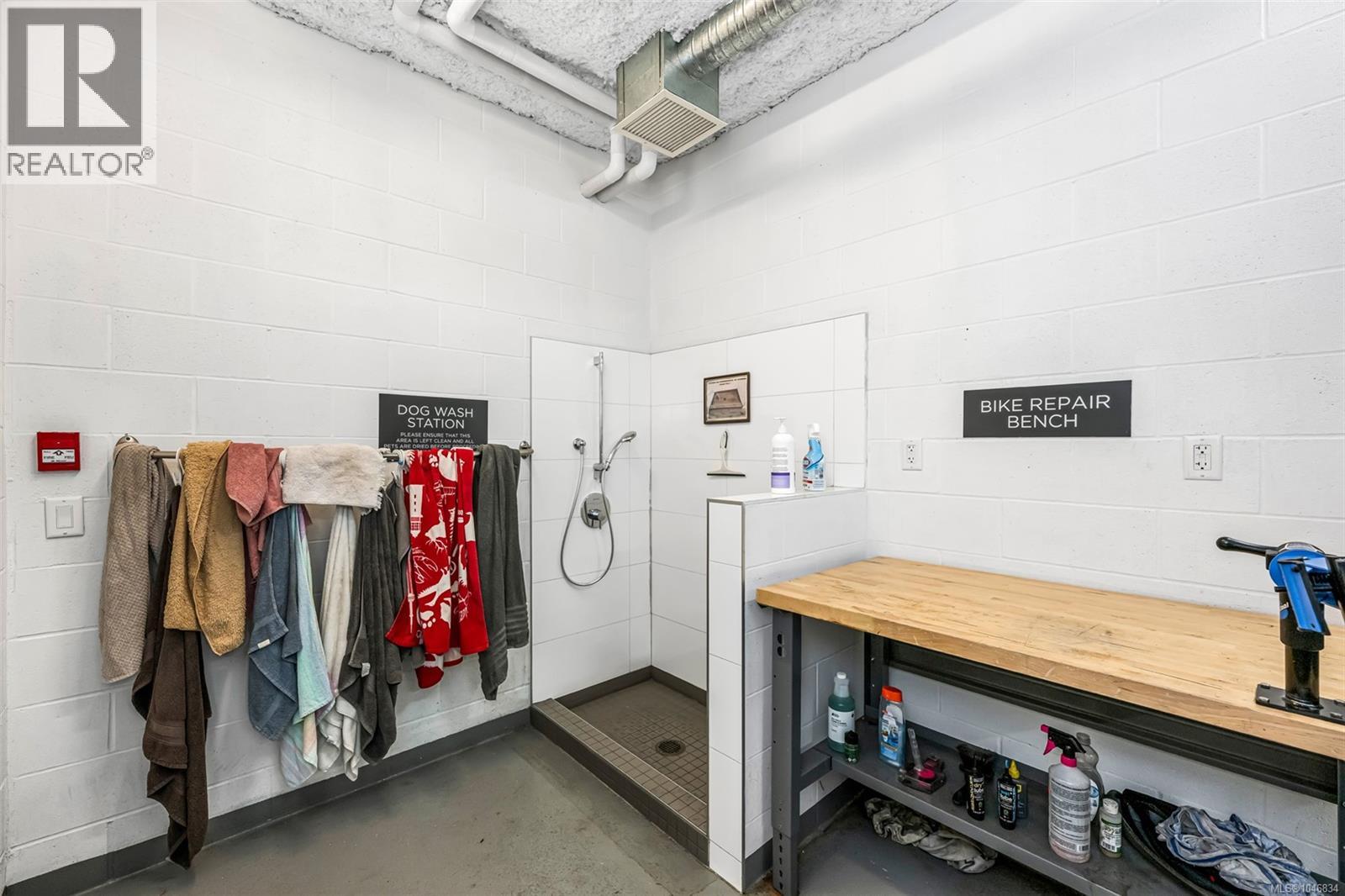 402 838 Broughton Street, Victoria