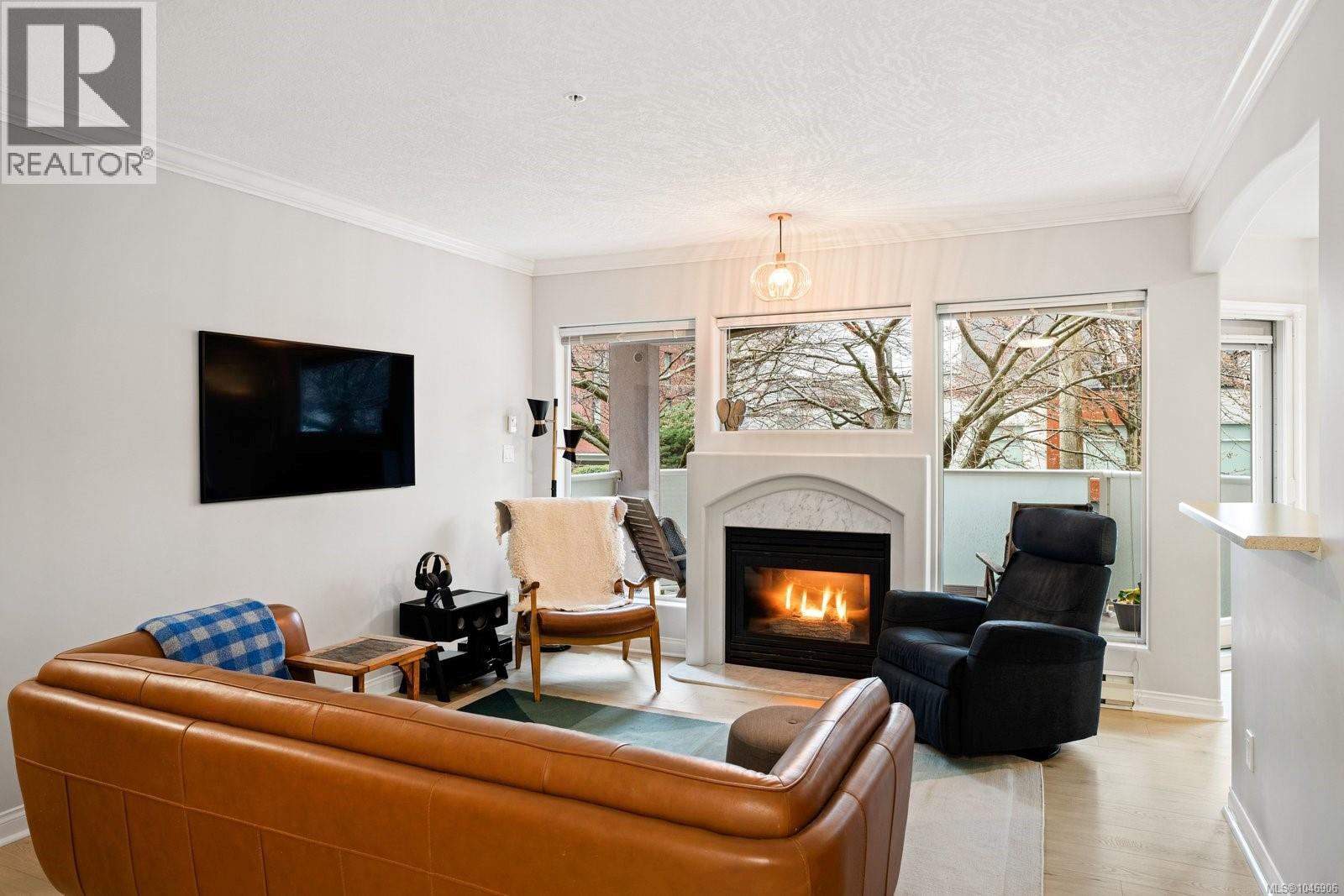 215 405 Quebec Street, Victoria