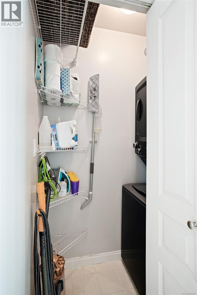#215 405 Quebec St - 21