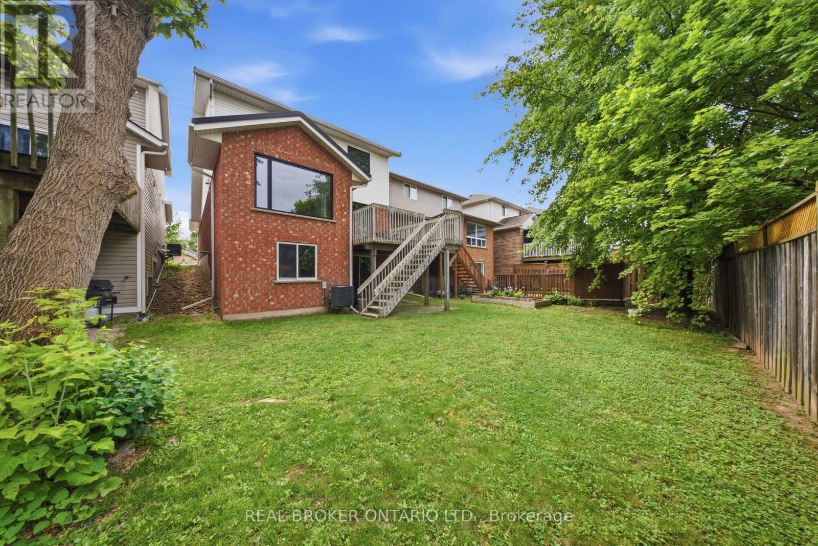 19 BOULDER CRESCENT - Image 34