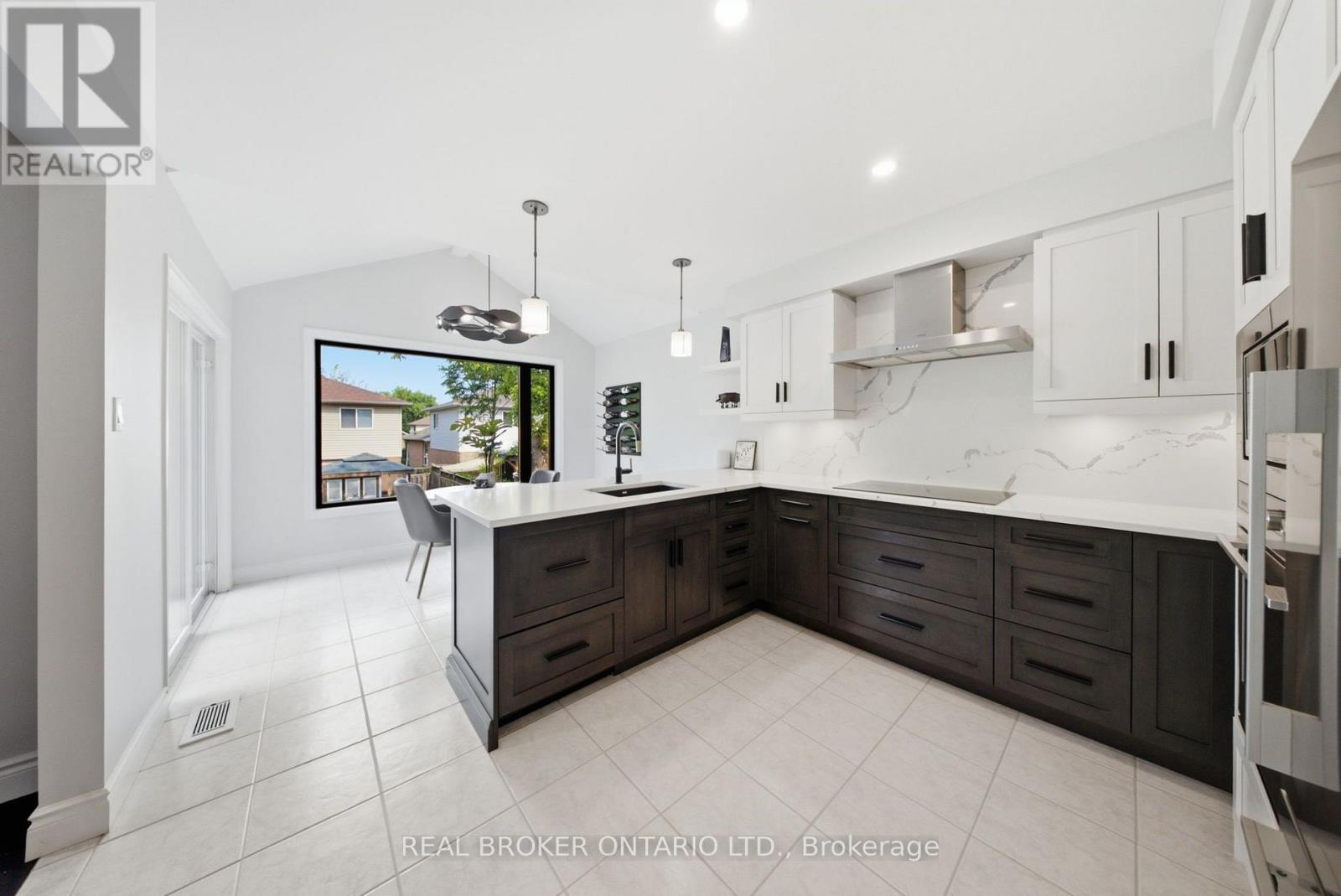 19 BOULDER CRESCENT - Image 5