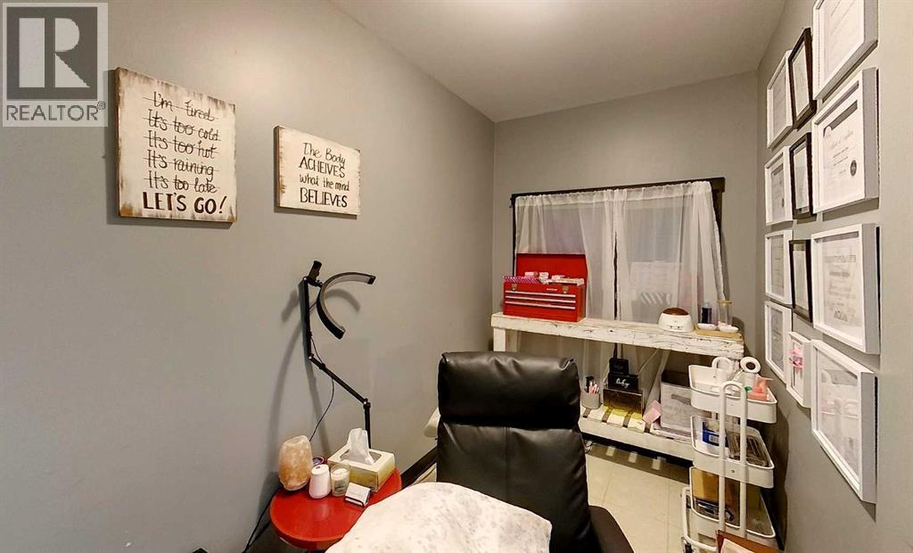 5025 1 Avenue - Photo 24