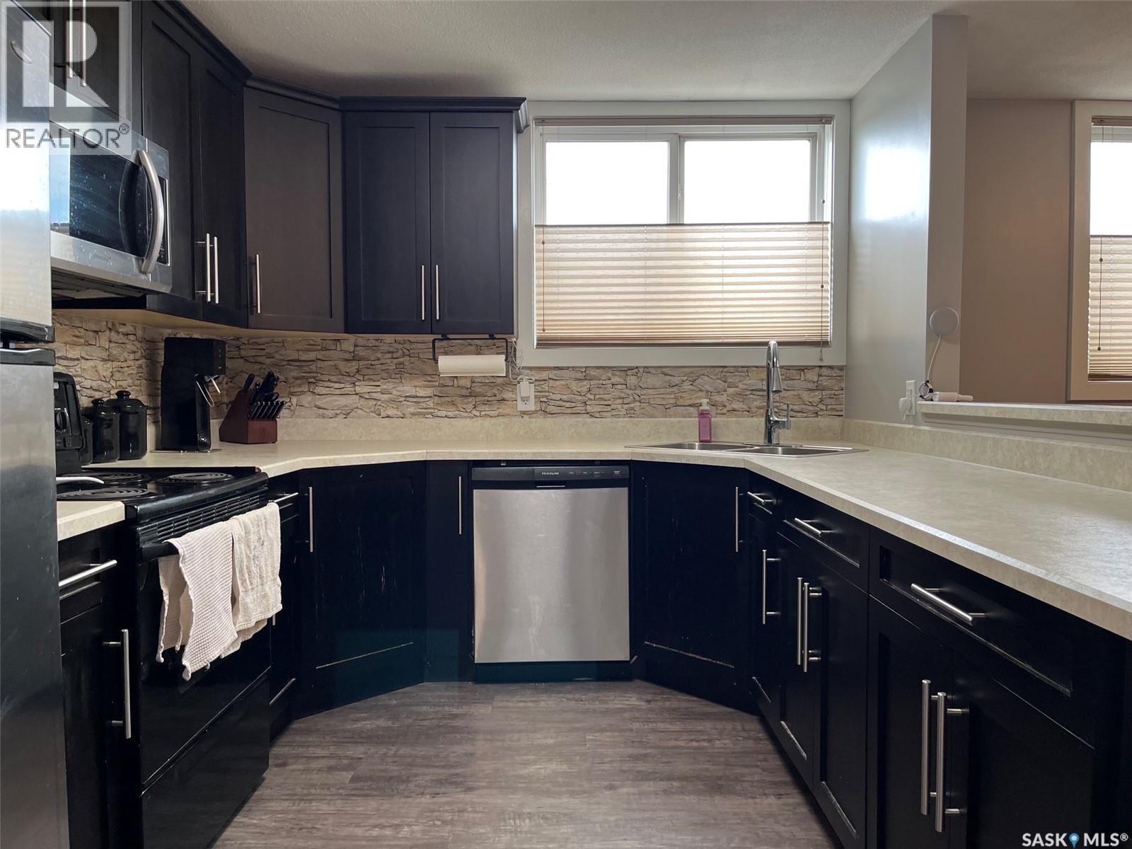 #24 125 Froom CRESCENT - 13