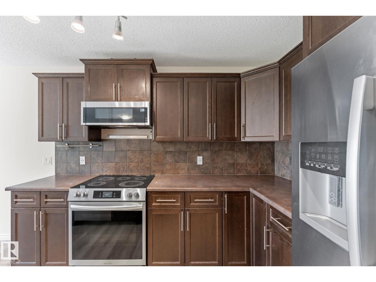 12523 171 AV NW - 15