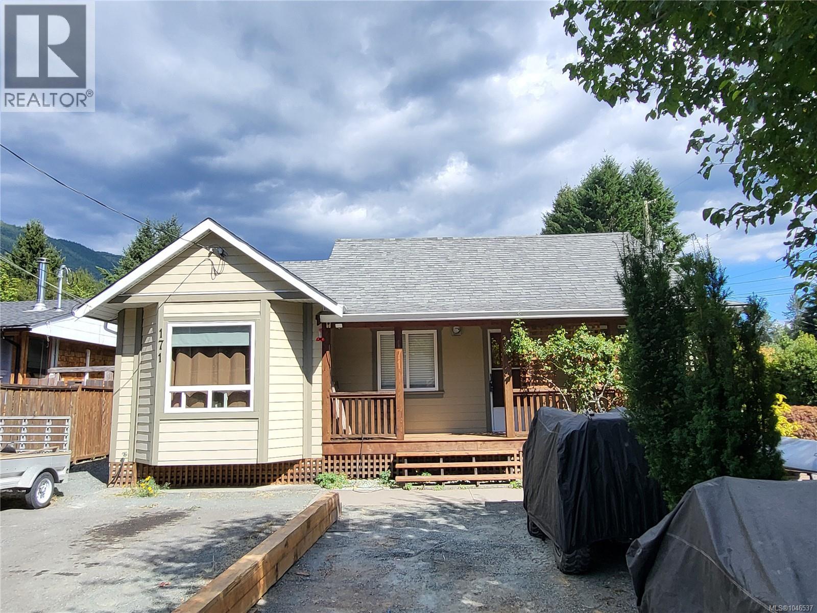 171 MacDonald Rd - 2