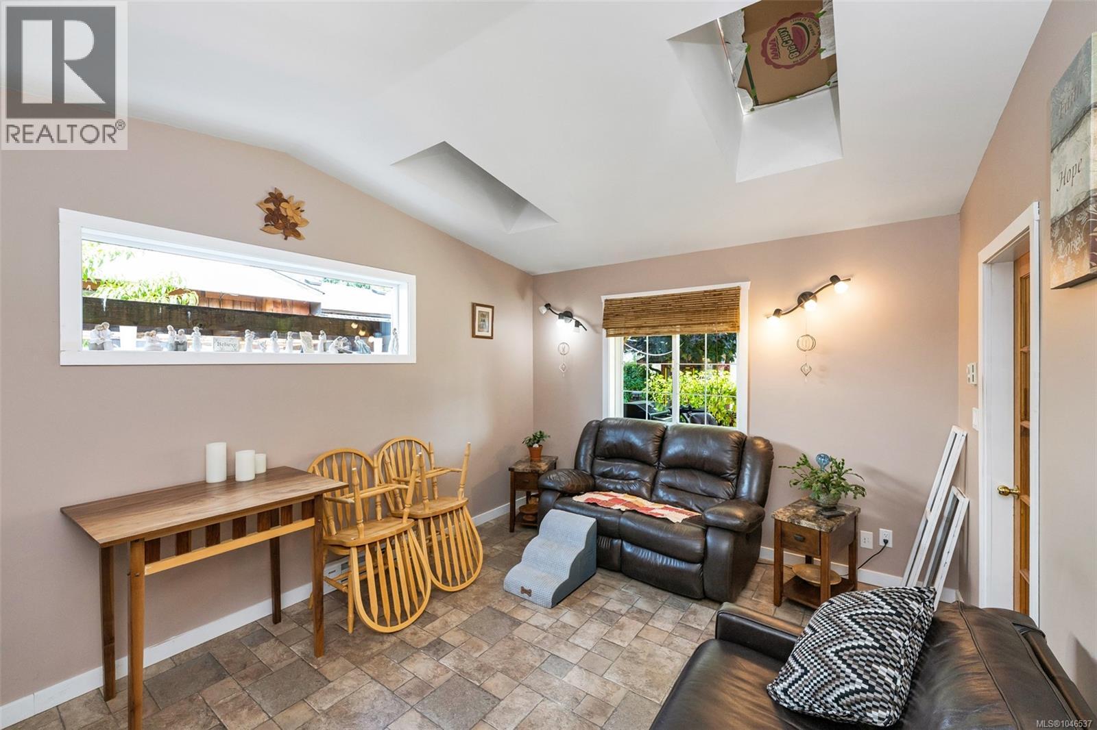 171 MacDonald Rd - 26