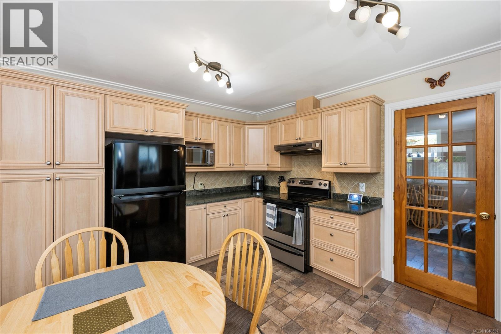 171 MacDonald Rd - 20