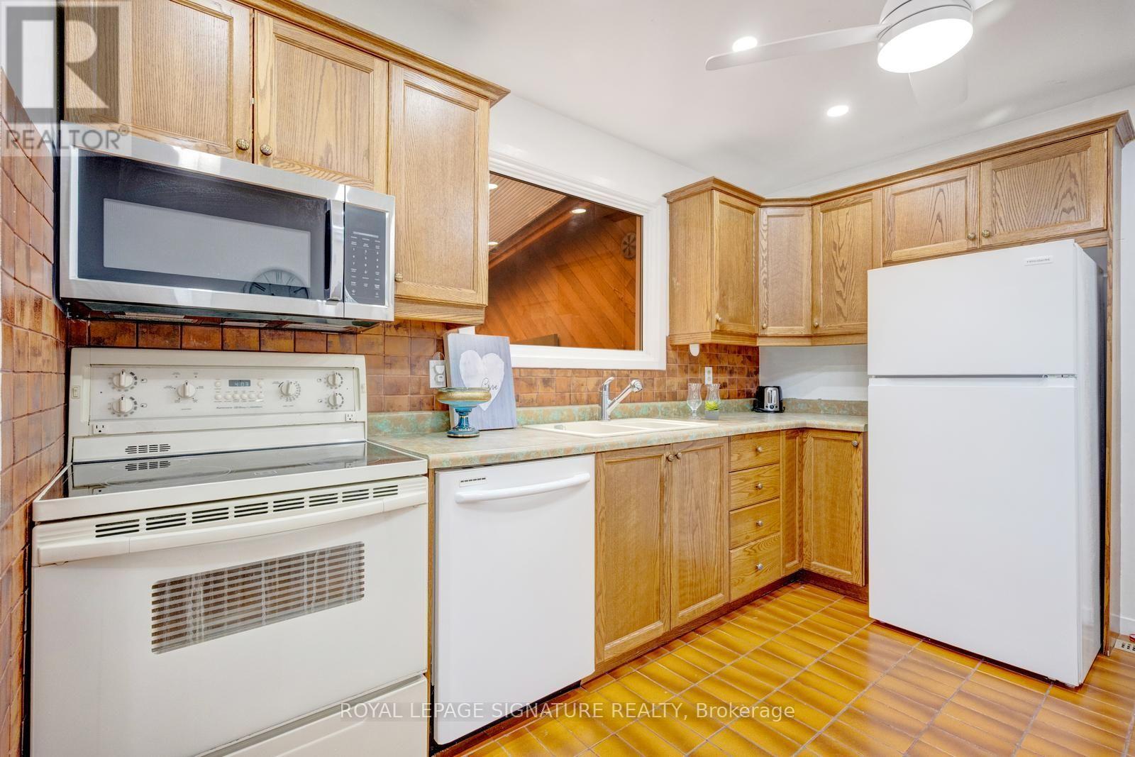 77 MCCRANEY STREET W - 10