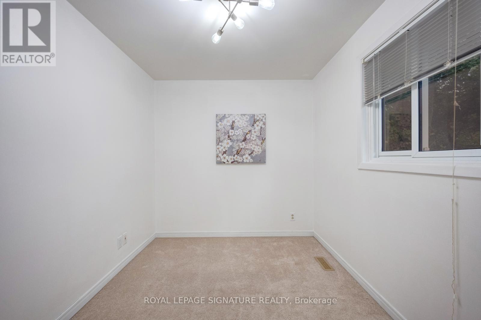 77 MCCRANEY STREET W - 22