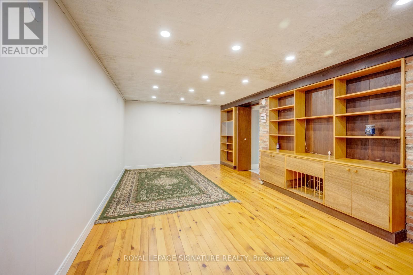 77 MCCRANEY STREET W - Image 34