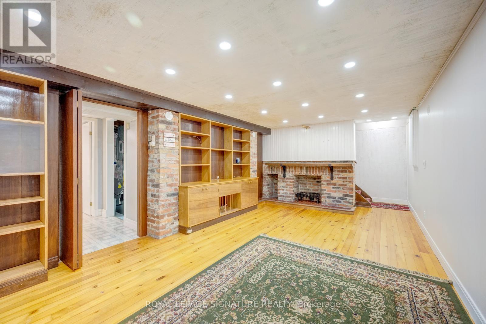 77 MCCRANEY STREET W - Image 36