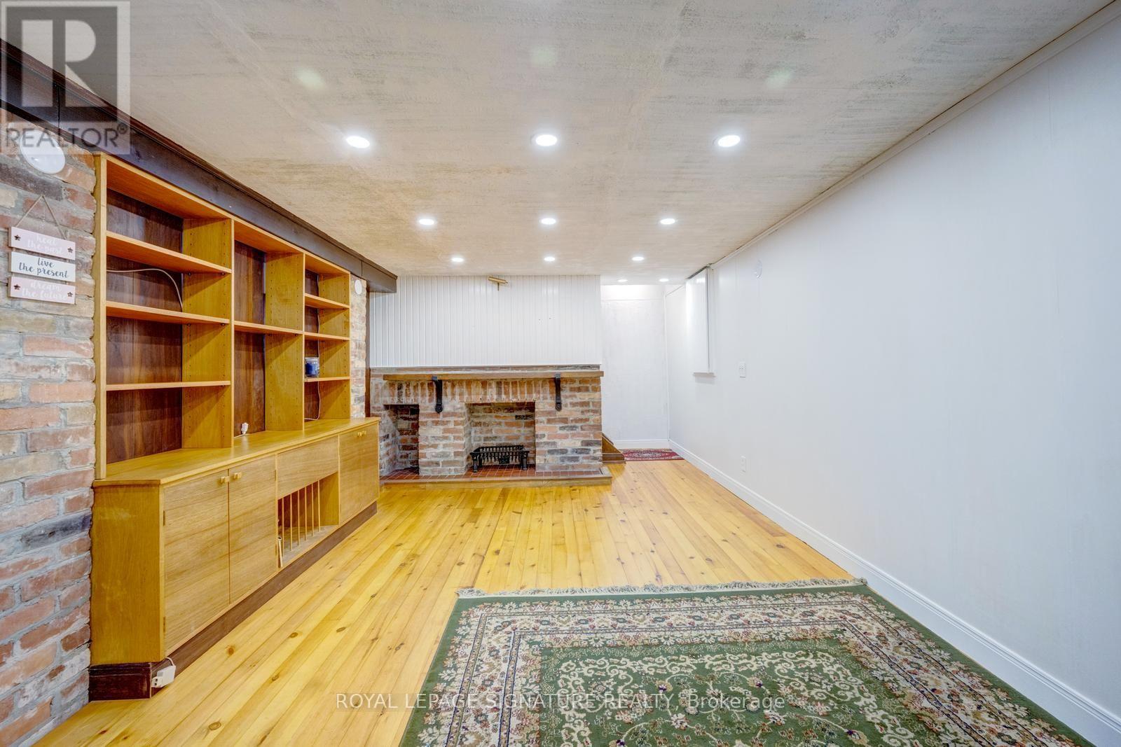 77 MCCRANEY STREET W - Image 37