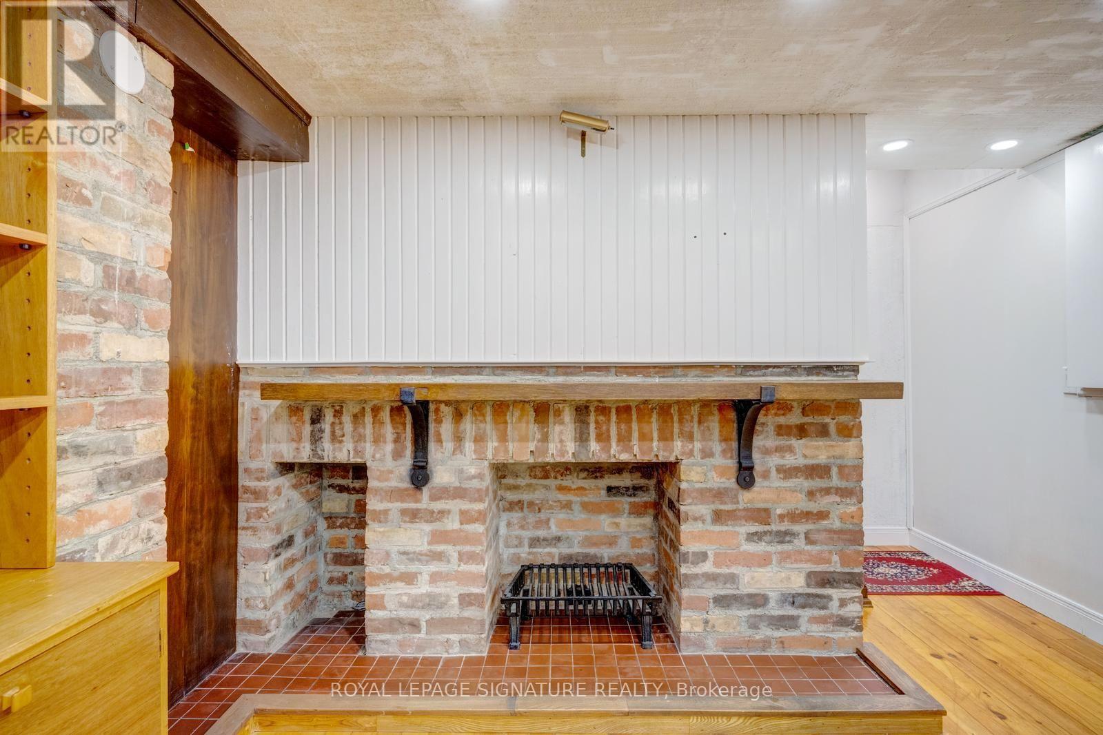 77 MCCRANEY STREET W - Image 40