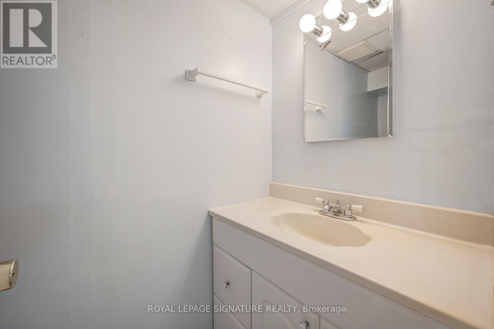 77 MCCRANEY STREET W - Image 42