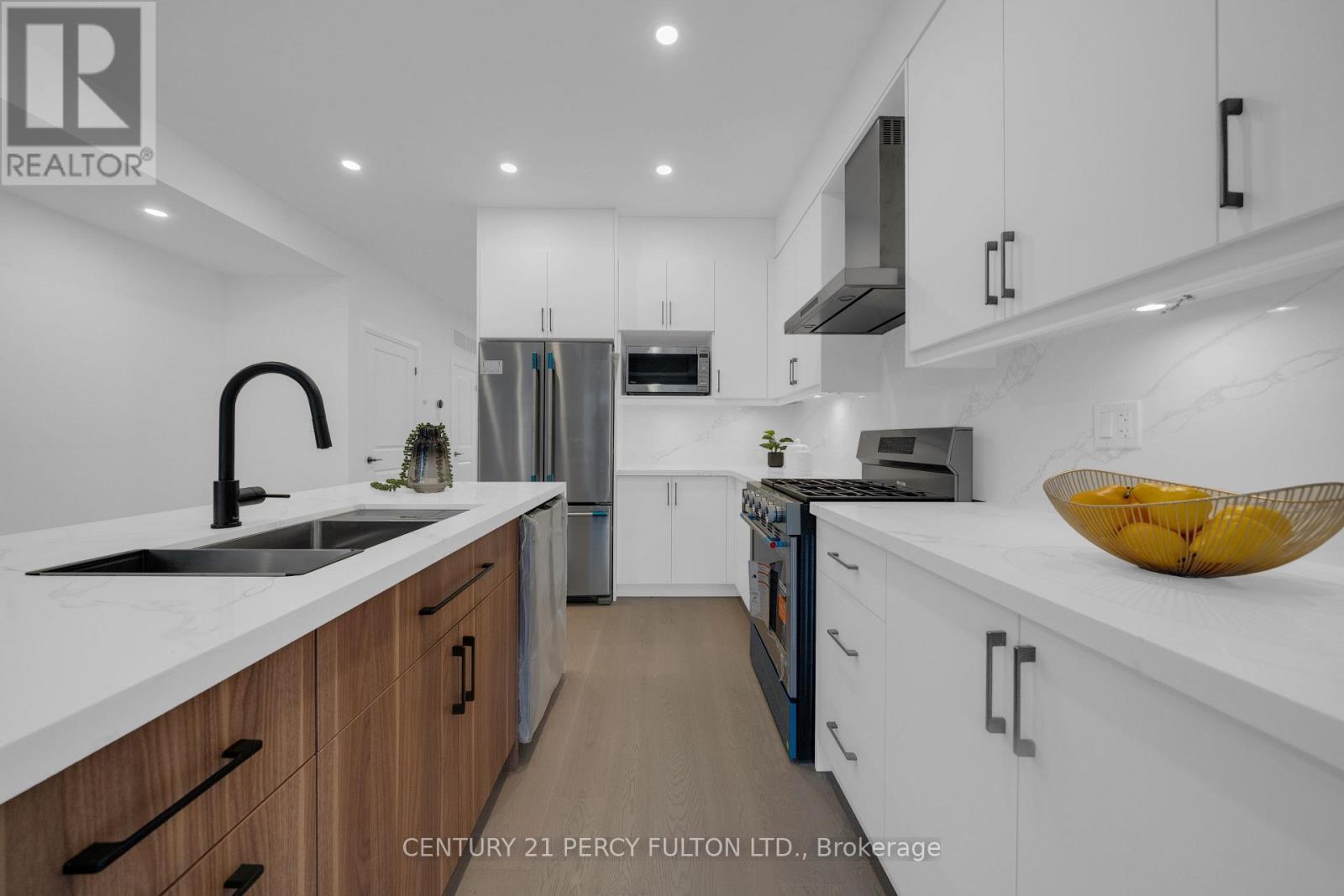#8 6636 CLOCK COURT - 16