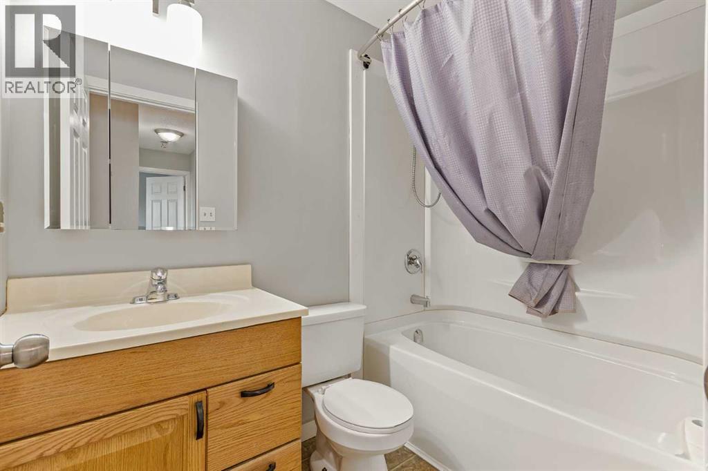 #2, 19 Third Avenue SE - 21
