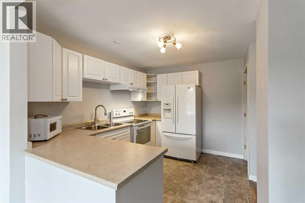 #2, 19 Third Avenue SE - 8
