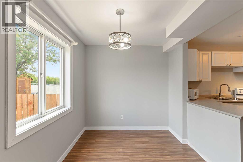 #2, 19 Third Avenue SE - 9