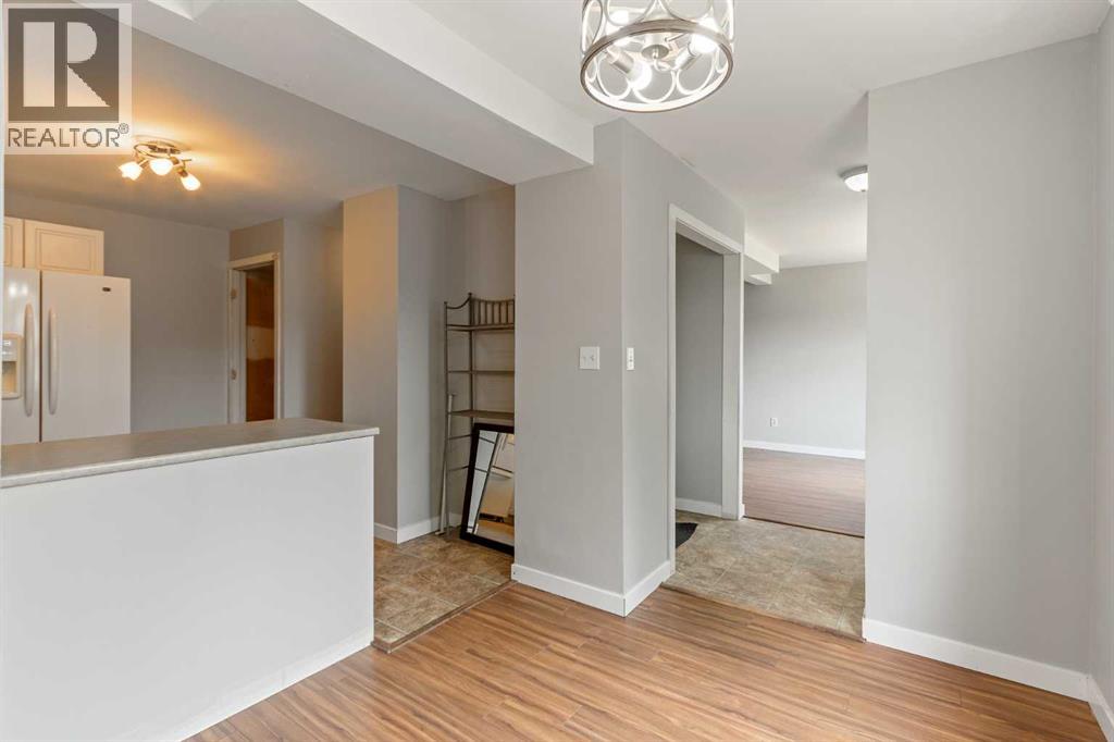 #2, 19 Third Avenue SE - 10