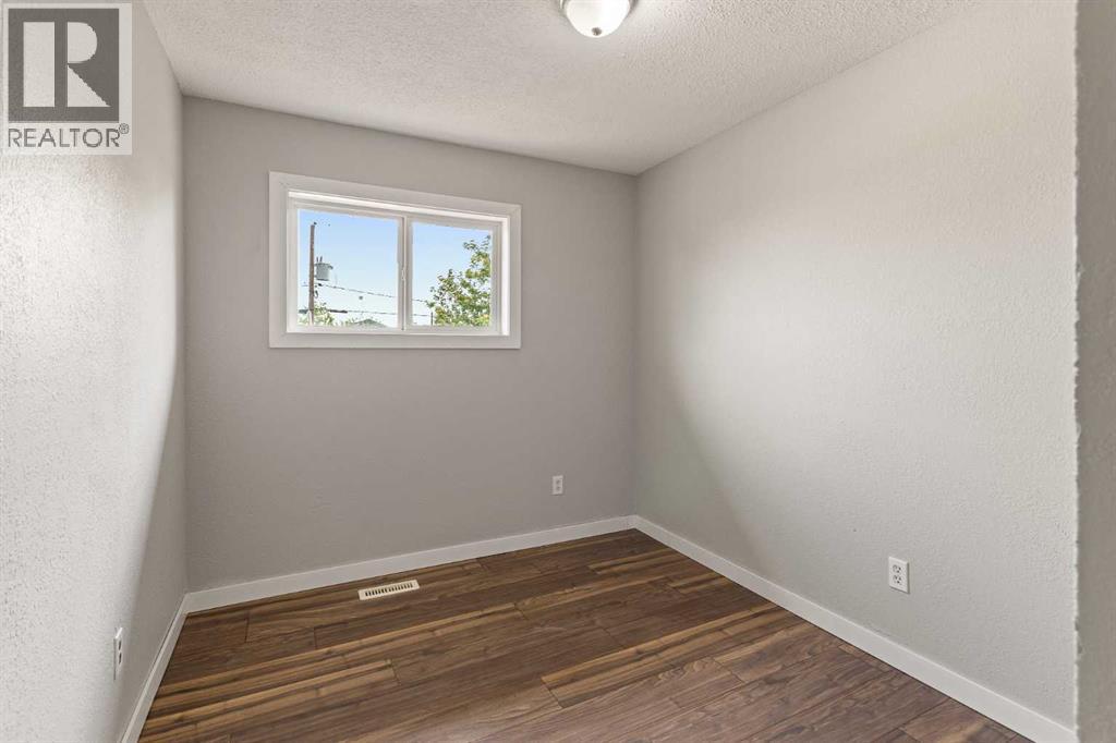 #2, 19 Third Avenue SE - Image 15