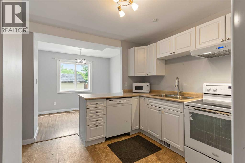 #2, 19 Third Avenue SE - 7