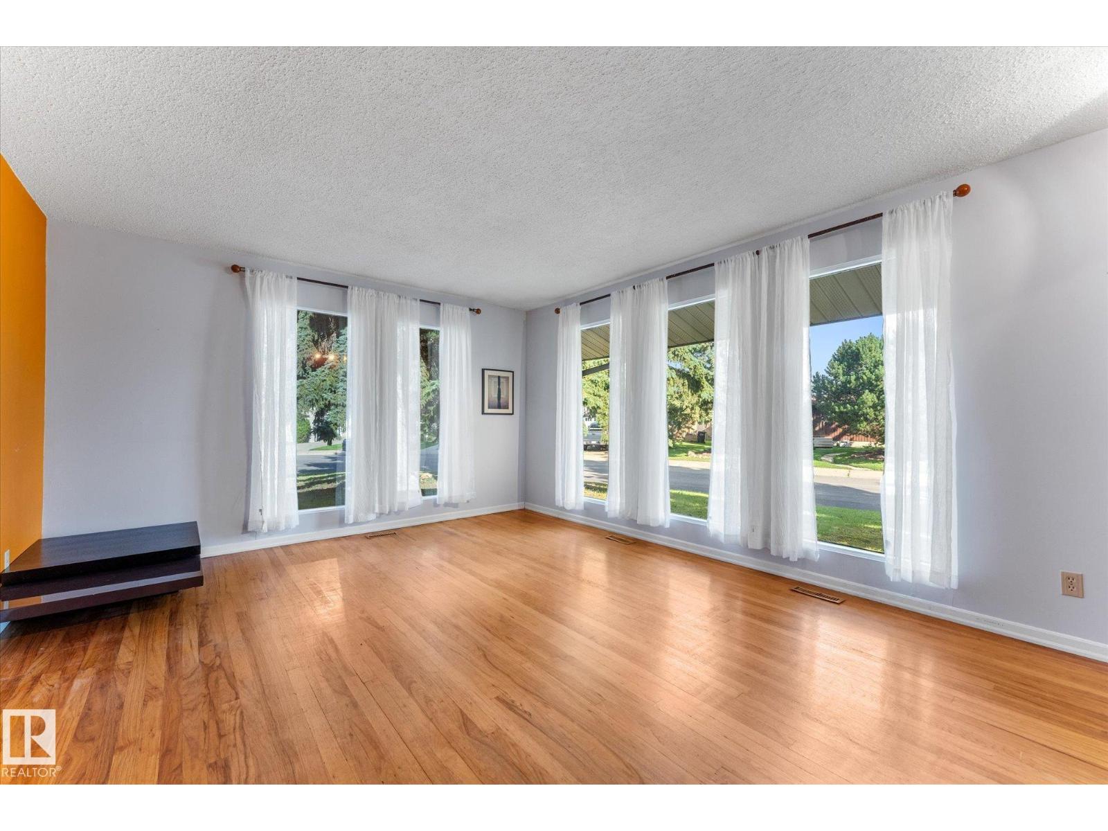 1036 82 ST NW - 17