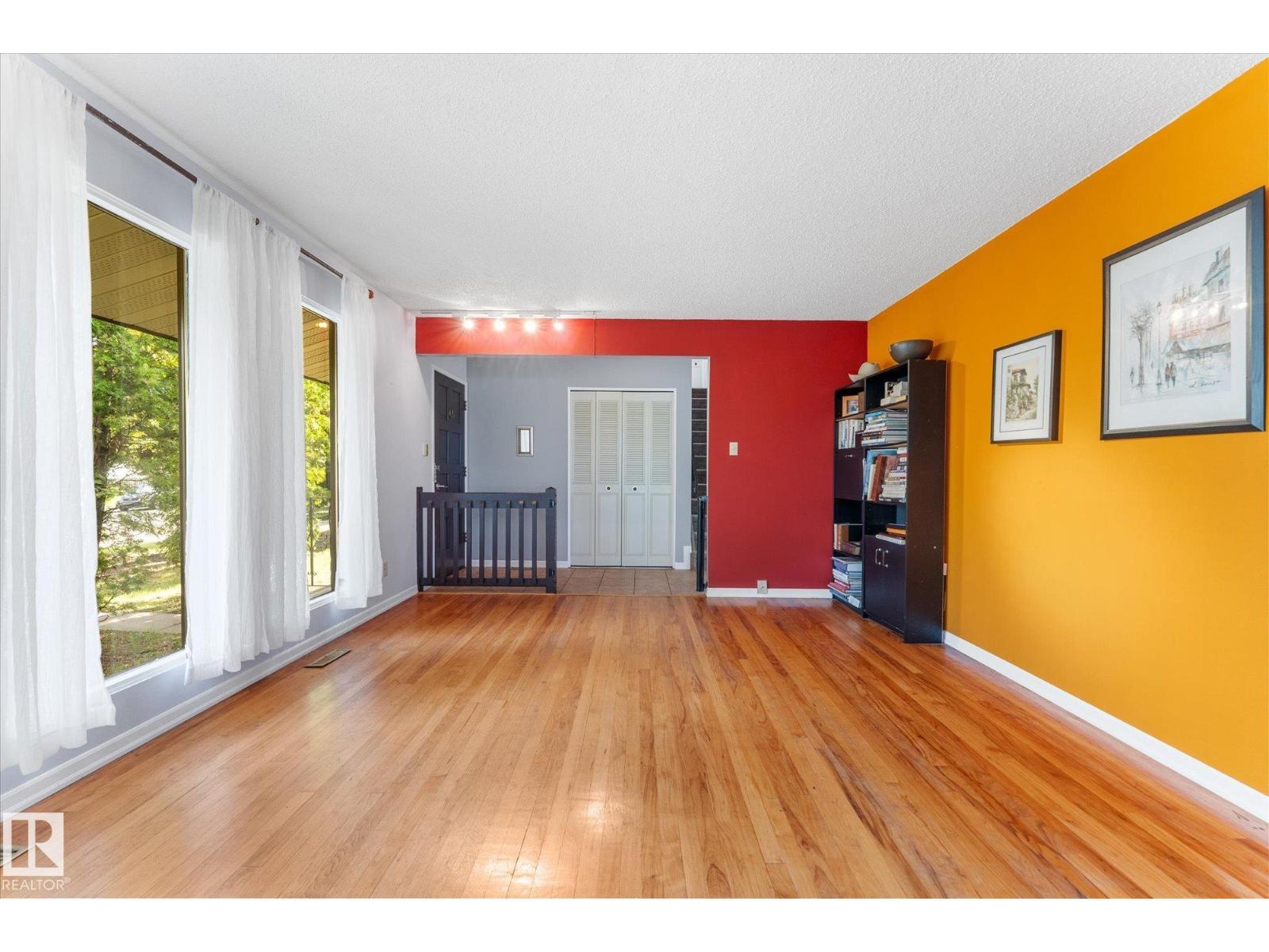 1036 82 ST NW - 19