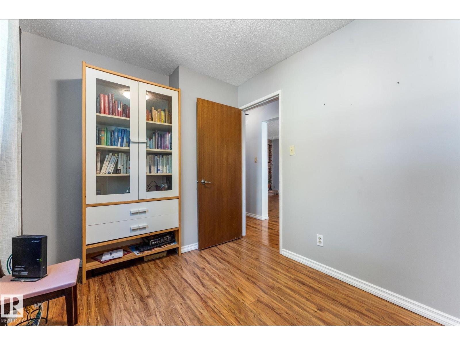 1036 82 ST NW - 21
