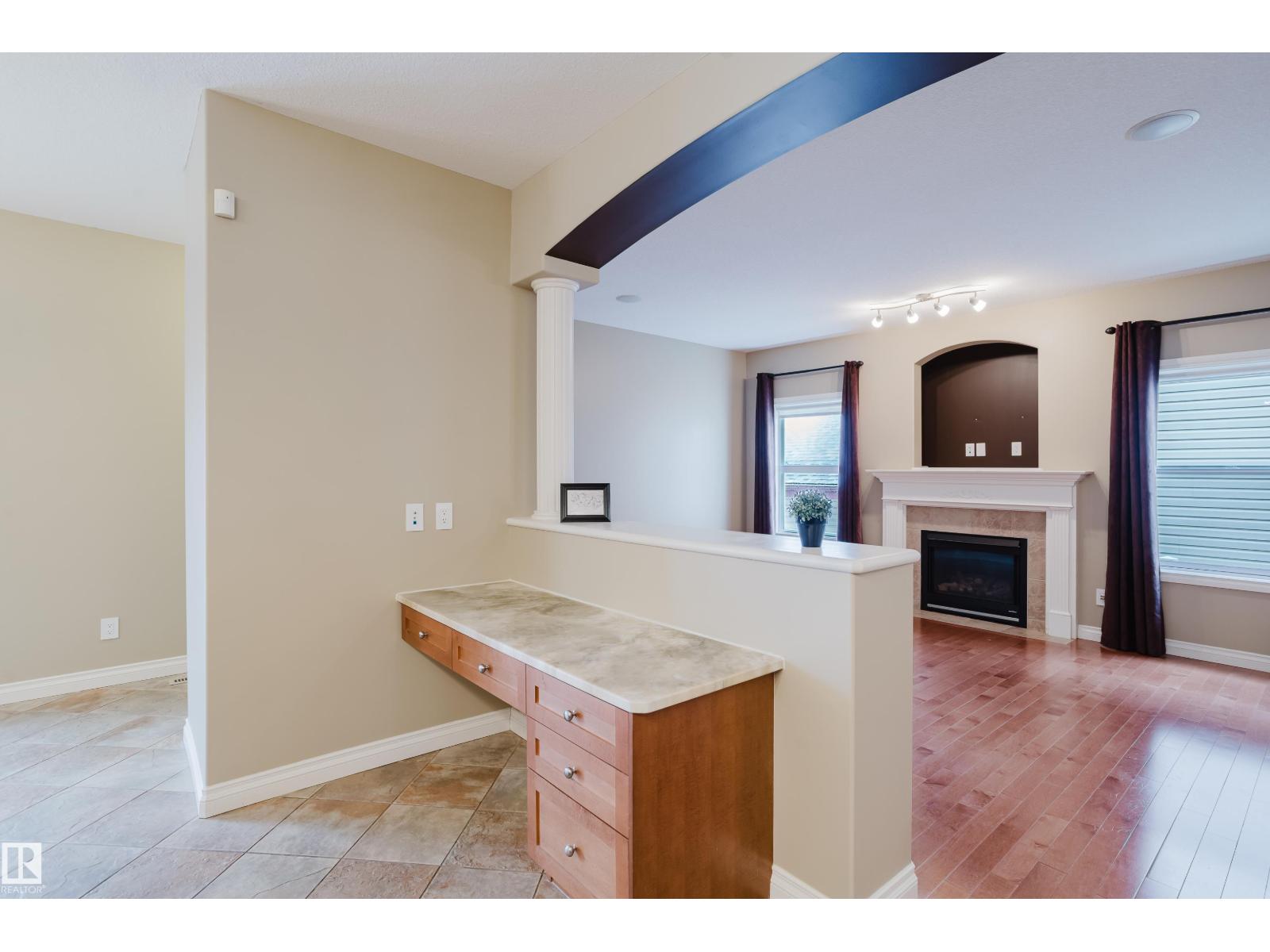 652 CRIMSON DR - 18