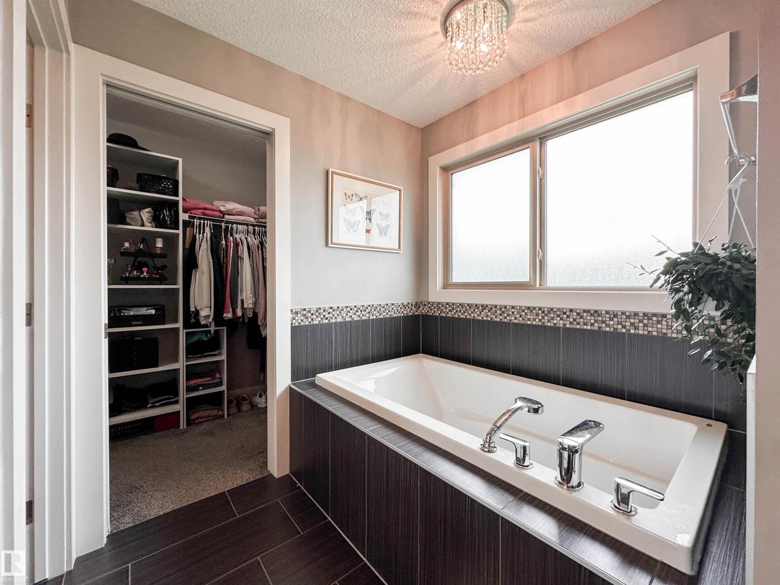 54 KENSINGTON Close - Photo 42