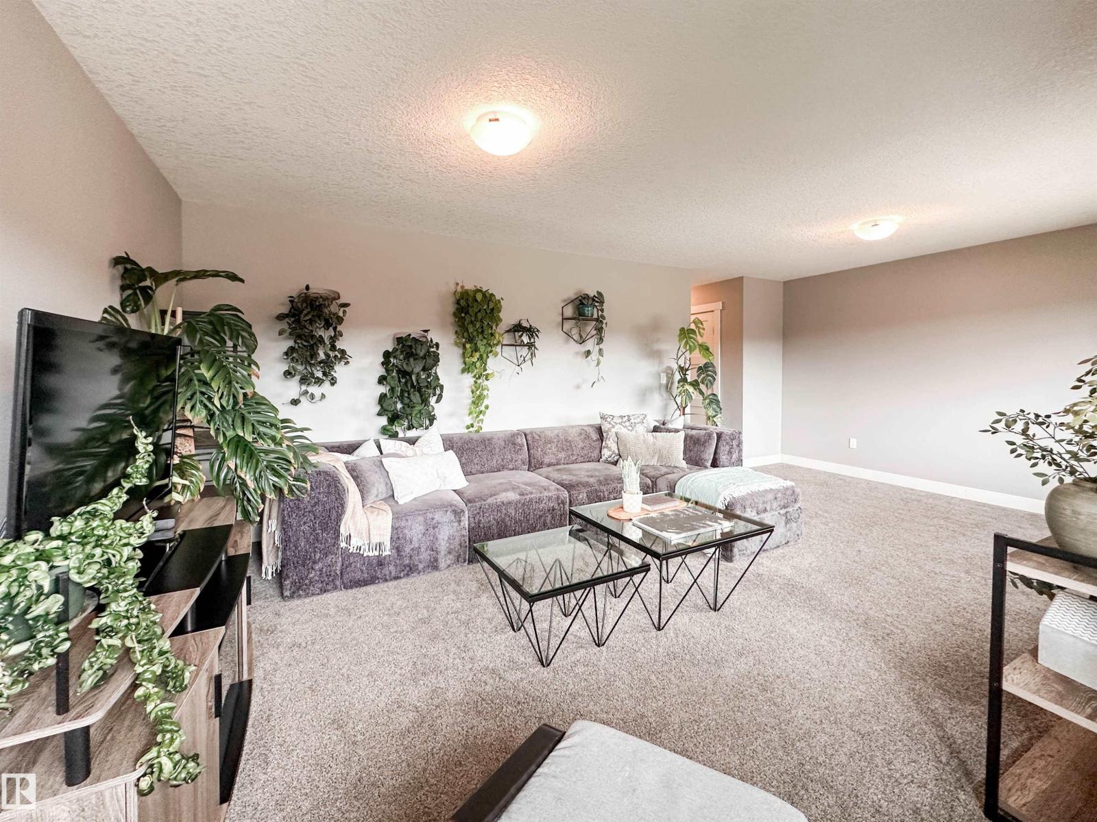 54 KENSINGTON CL - Image 57