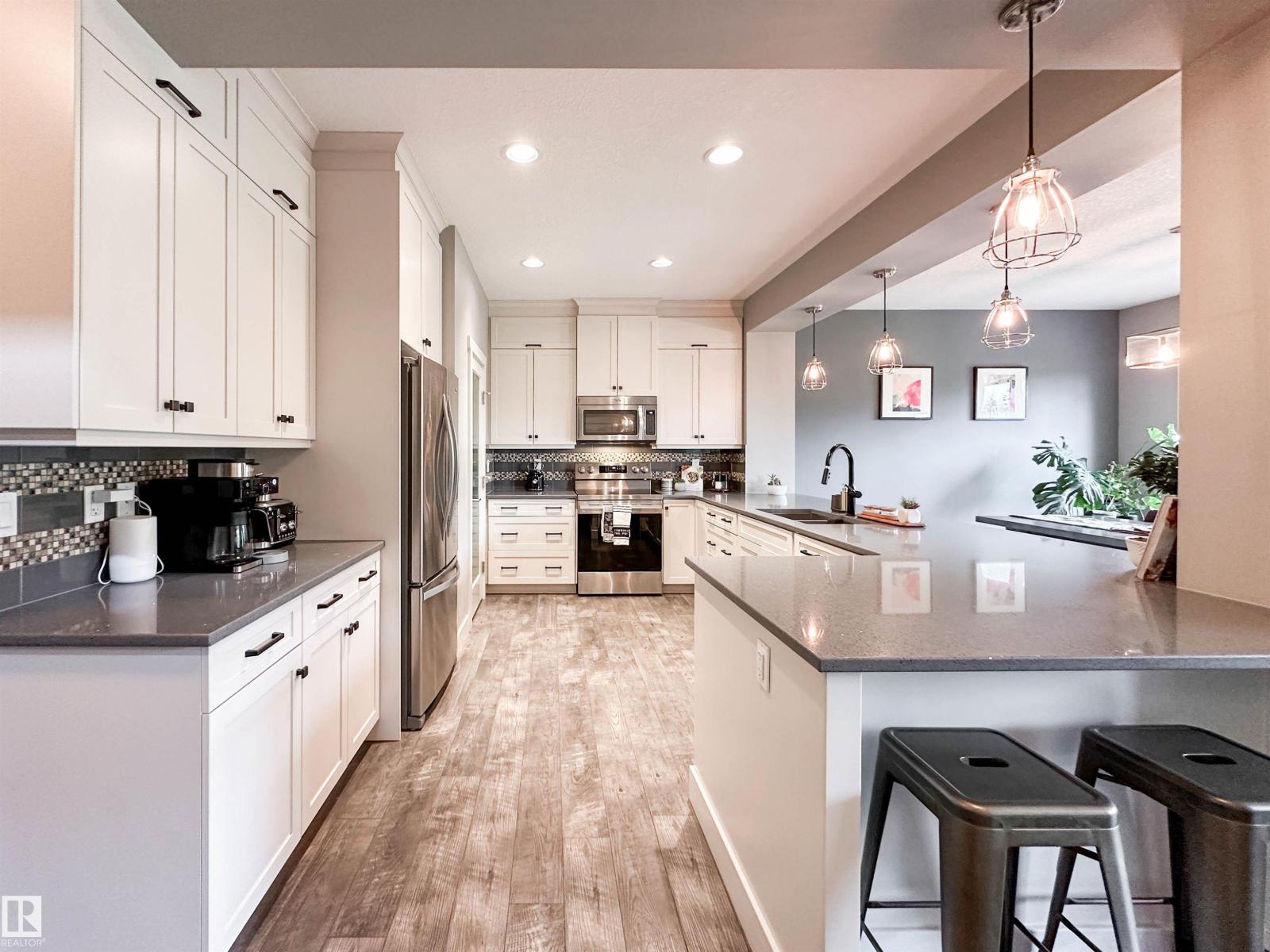 54 KENSINGTON Close - Photo 9