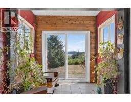 510 Mckay Rd, Fanny Bay, BC V0R1W0 Photo 14